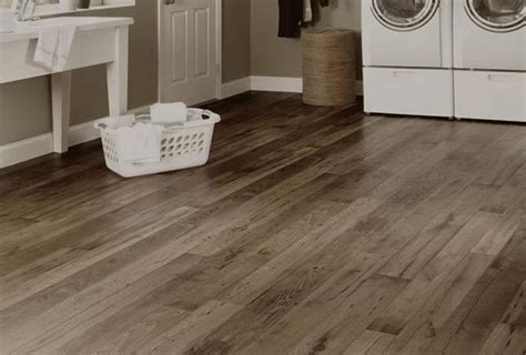  Linoleum:  Sàn nhà bền vững hay vật liệu sàn thời thượng?